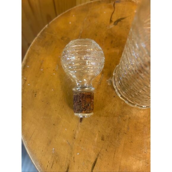 Vintage 1960s Clear Glass Decanter w/ Basket Weave Pattern (5575) - Picture 7 of 9